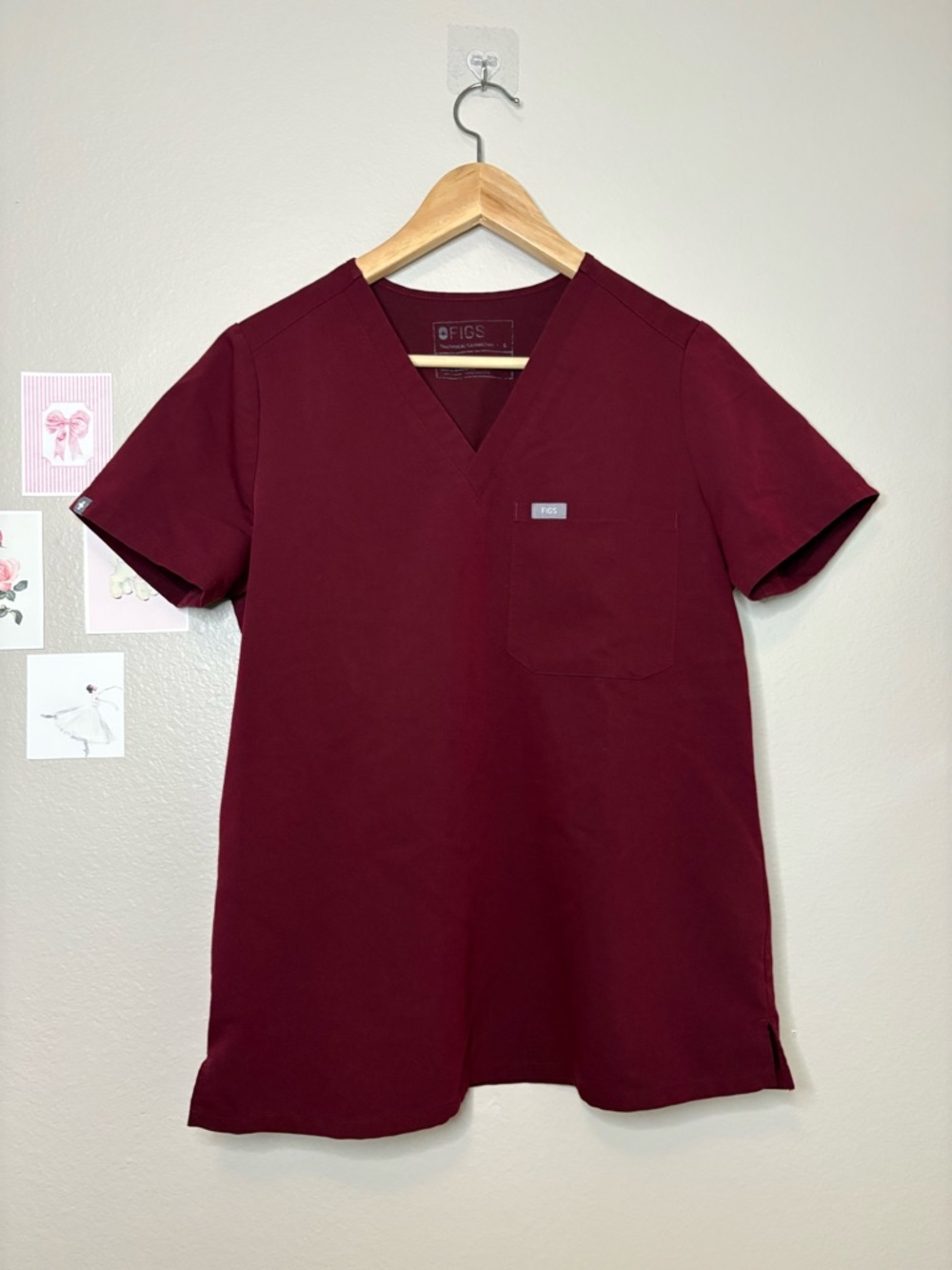 Figs scrubs top maroon red burgundy size small unisex